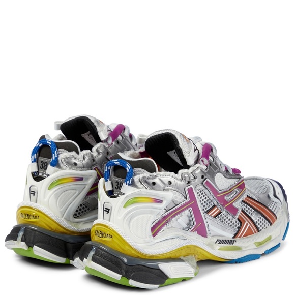 Balenciaga's Runner sneakers are inspired by running shoes from the 90’s. - Picture 3 of 5
